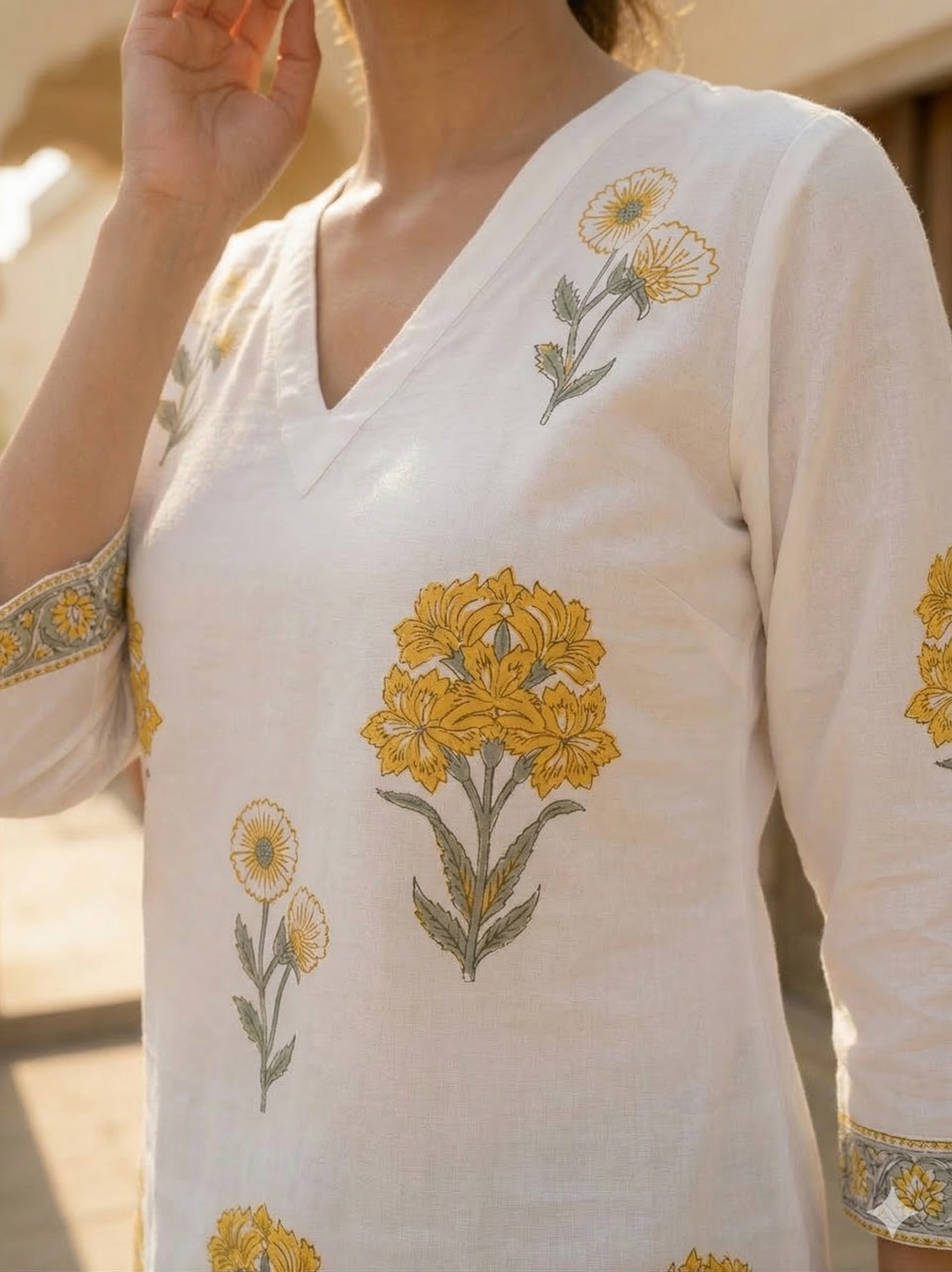Sunehri Phool Handblock Short Kurti